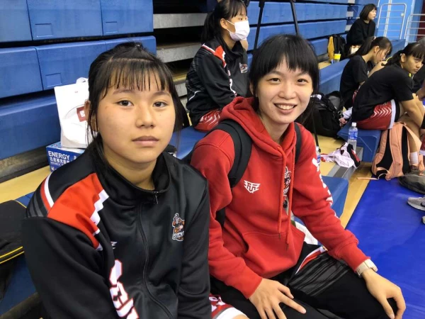 神岡女籃181中鋒黃詩庭與教練林怡辰愈來愈match。大會提供
