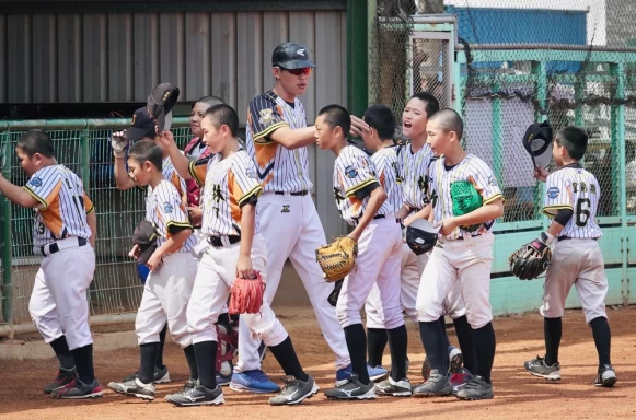 希望透過2022體育捐贈之旅散布愛讓小球員帶著歡笑跟汗水到各地征戰。官方提供