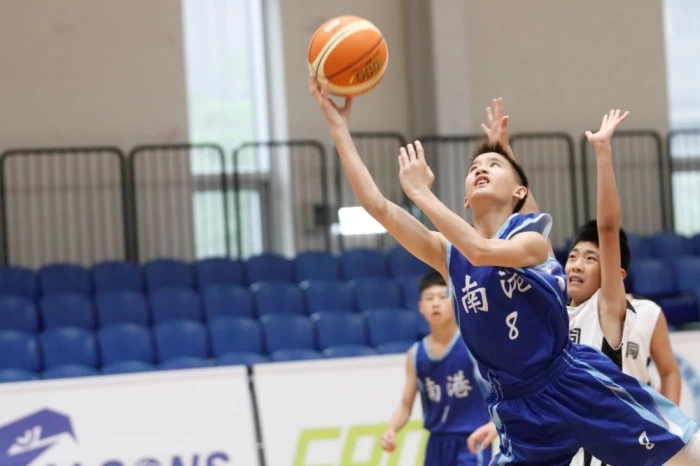 南港國小控衛張奕翔第四節穩住勝局。姚瑞宸攝