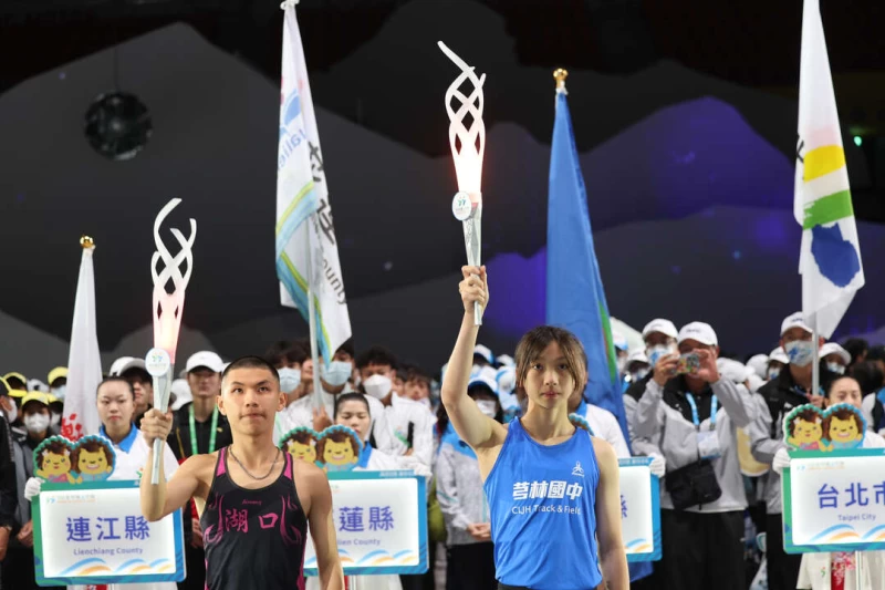 聖火點燃。李天助攝