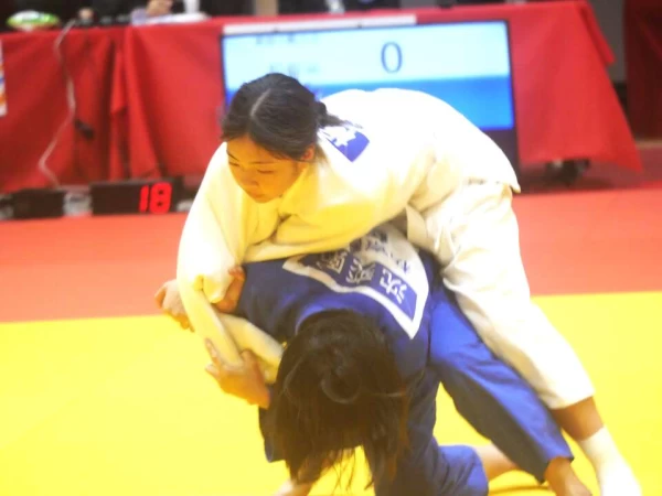 屏東枋寮高中沈奕熙只有第一場是用立技獲勝。詹健全攝