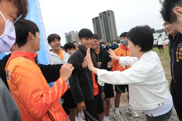 台中市率全國之先執行 足球深耕計畫 深耕六級足球發展。台中市運動局提供