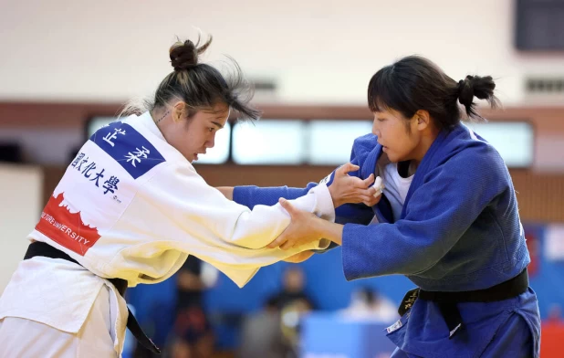 德明科大許王淑卉藍(勝)文化大學曾芷柔獲公開女第6級金牌。大會提供