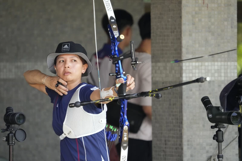 國體反曲弓選手林佳恩練習中。大會提供
