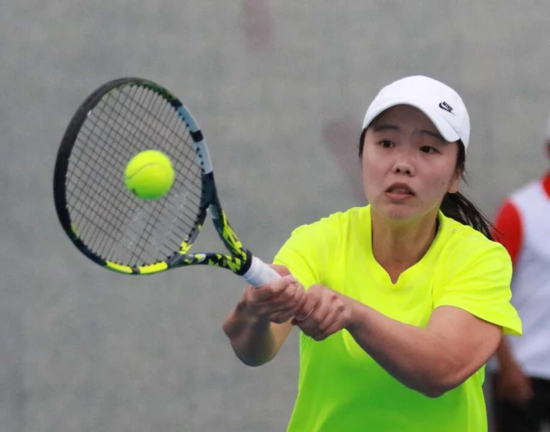 去年金恩盃國手李亞芯在女單八強賽完封對手林宜樺,晉級四強。四維體育推廣教育基金會提供