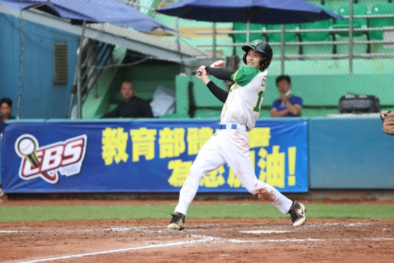 林仕玄6局下致勝安打。大專體總提供