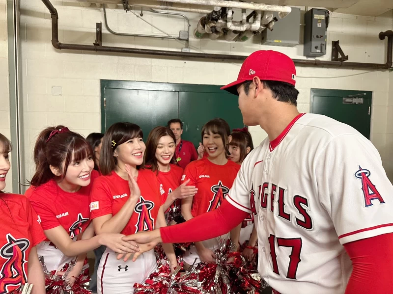 樂天女孩見到大谷翔平。球團提供