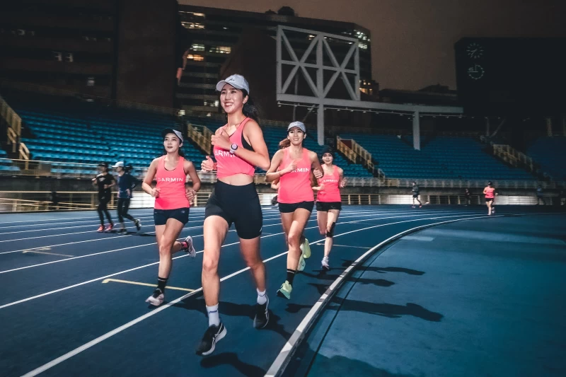 garmin獨創科學化訓練營,全台聯名跑班及主題跑聚,活動透過科學化數據追蹤運動表現助garmin run參賽者締造佳績。官方提供