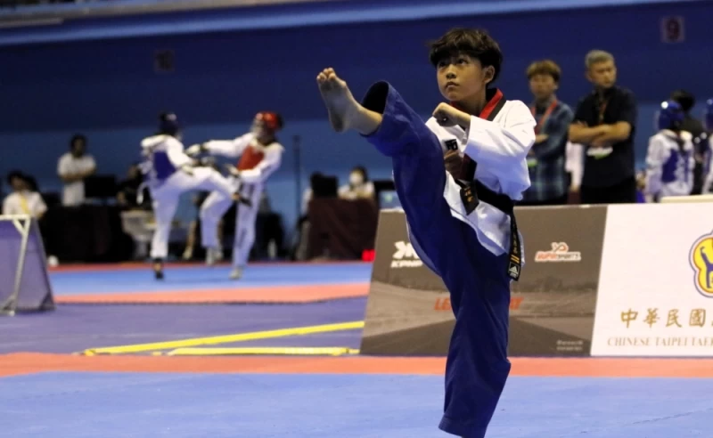 新北市五華國小陳彥嘉,奪得品勢個人少年男子組冠軍。姚瑞宸攝