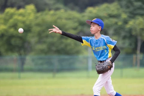 親子勇士許宸瑋關鍵三壘打被隊友封MVP。大會提供
