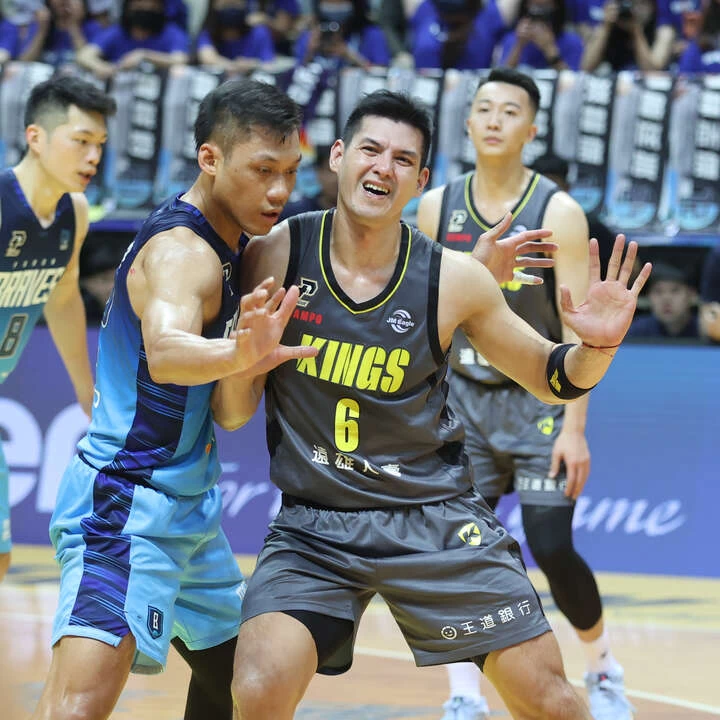 楊敬敏右、林志傑。李天助攝