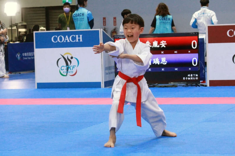 幼童組選手全力拼搏的表現完全不受年齡限制。大會提供