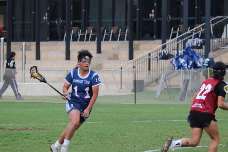 開球員林怡萱。（中華民國袋棍球協會提供）