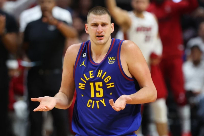 金塊「小丑」約基奇(Nikola Jokic)創下總冠軍史上首位30-20-10神紀錄。法新社