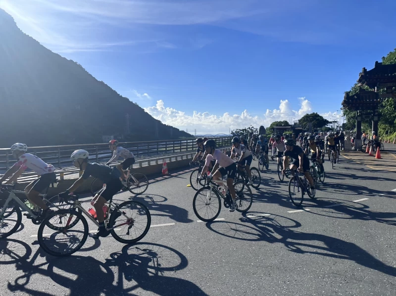 臺灣KOM登山王之路-夏季於6月26日清晨在花蓮熱鬧登場。中華民國自行車騎士協會提供