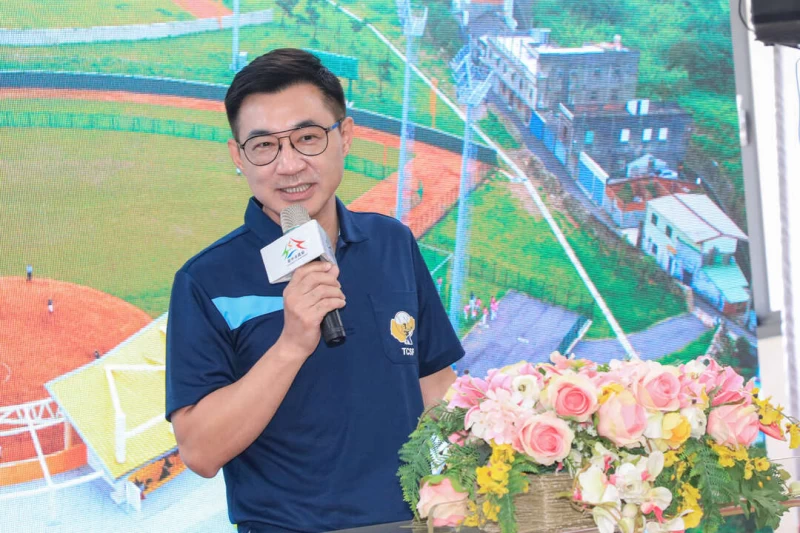 立委江啟臣於近日連任台中市慢速壘球委員會主委。台中市運動局提供