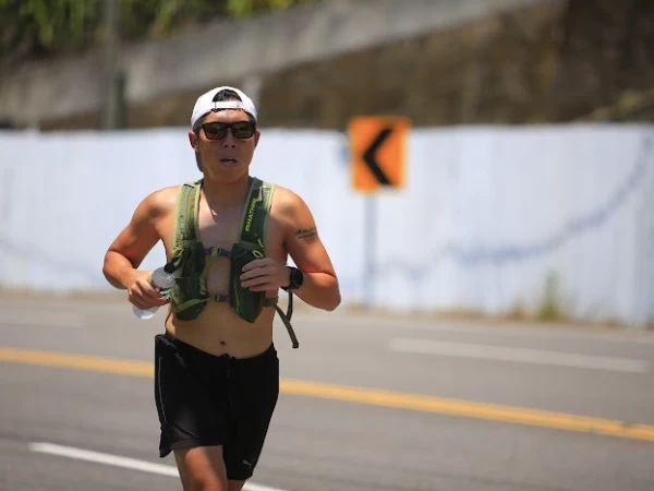 送愛到武嶺活動發起人陳宣維表示,連他自己都覺得這天氣跑上武嶺非常瘋狂。官方提供