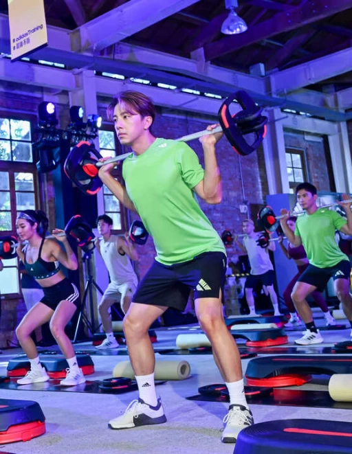 adidas形象大使坤達參與adidas training academy 鍛鍊不斷訓練營體驗活動,熱血燃燒正能量。官方提供