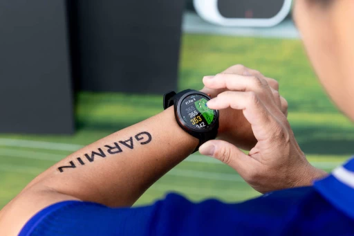 世界球后曾雅妮分享Garmin Approach s70精準球道數據,首度公開獨有虛擬桿弟體驗。官方提供