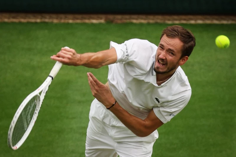 梅德韋傑夫(Daniil Medvedev)五盤辛苦獲勝。法新社