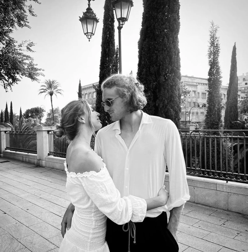 情侶檔西西帕斯(Stefanos Tsitsipas )和巴多薩(Paula Badosa)非常高調。摘自tsitsidosa IG