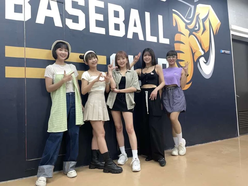 籃籃、奶昔、Yuki、凱蒂、口水。記者劉峻誠攝
