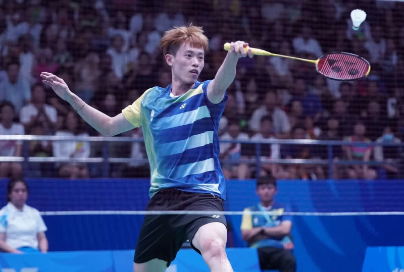 混團四強賽第二點男單林俊易2比0獲勝。大專體總提供