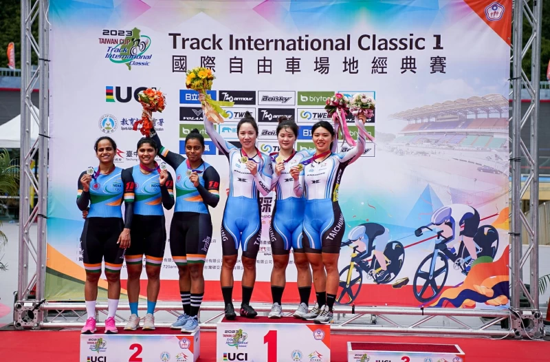 女子團隊競速賽由蕭美玉/王慈均/陳靖云輕鬆飆出1分09秒427成績摘金。中華民國自由車協會提供