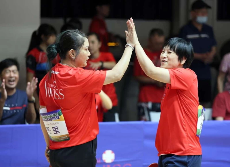 2000雪梨奧運女雙搭檔崔秀里/游鳳芸在冠軍賽的女雙奪勝。大會提供