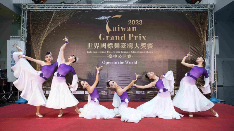 2022代表臺中市參與全民運13歲以下單人團體隊型舞金牌表演示範。大會提供