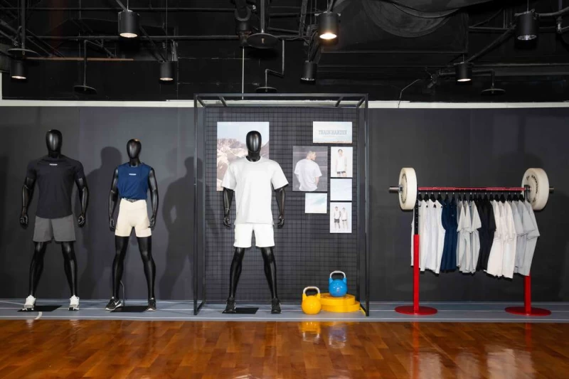 健身工廠Fitness Factory聯名健身服飾品牌verve,推出多款產品凡購買verve聯名兩件即贈品牌購物袋。官方提供