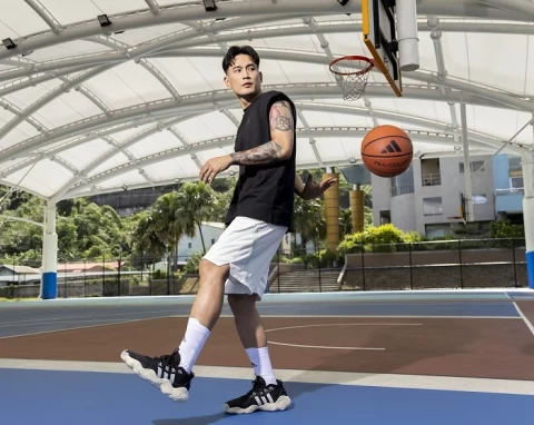 Trae系列愛好者的韋翰,挑選籃球鞋同樣也以重量輕盈抓地力強為首要條件。官方提供