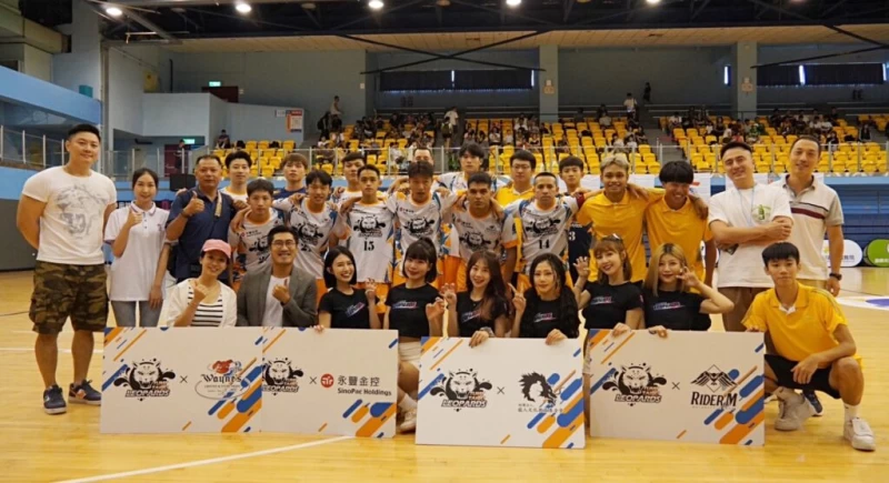 台北海洋雲豹投入五人制足球運動,也請來電豹女應援。(圖:林威克提供)