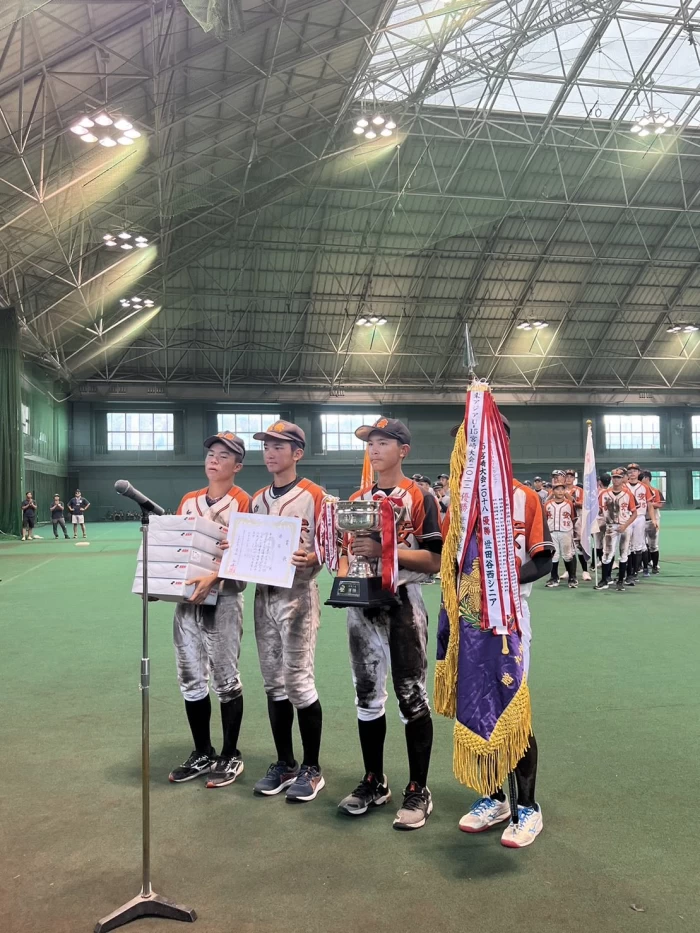 臺北市長安國中棒球隊到日本宮崎參加2023東亞15U野球大會,是該項賽事舉辦以來,首支抱走冠軍盃的外國隊伍 。官方提供