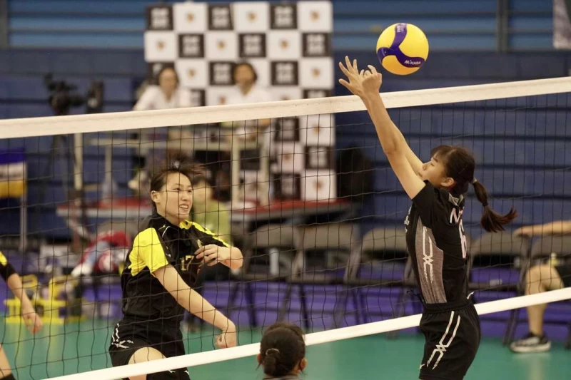 女子組鶯歌工商以25-15、25-17、25-16直落三解決南湖高中。官方提供