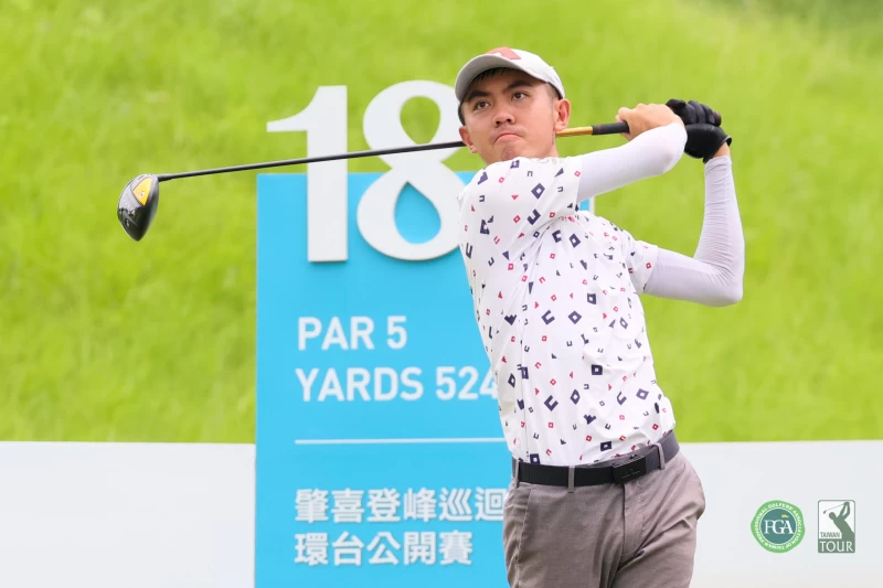 第三回合地主選手廖煥鈞再抓7鳥,三回合總計196桿 20持續領先。TPGA_林聖凱攝影
