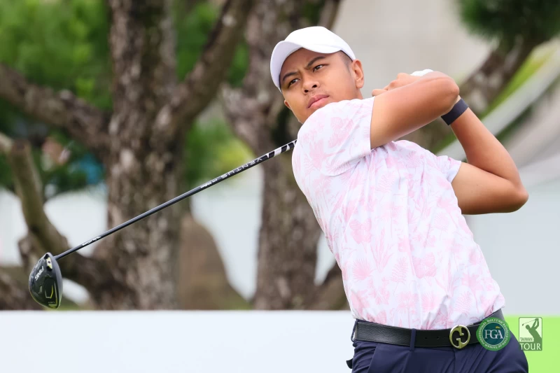 第三回合賴嘉一以1鷹7鳥打出球場最低桿63桿。TPGA_林聖凱攝影