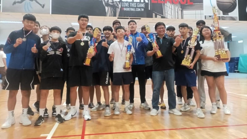 桃園市古迪拳擊運動館A隊，贏得社會男子組總冠軍。姚瑞宸攝