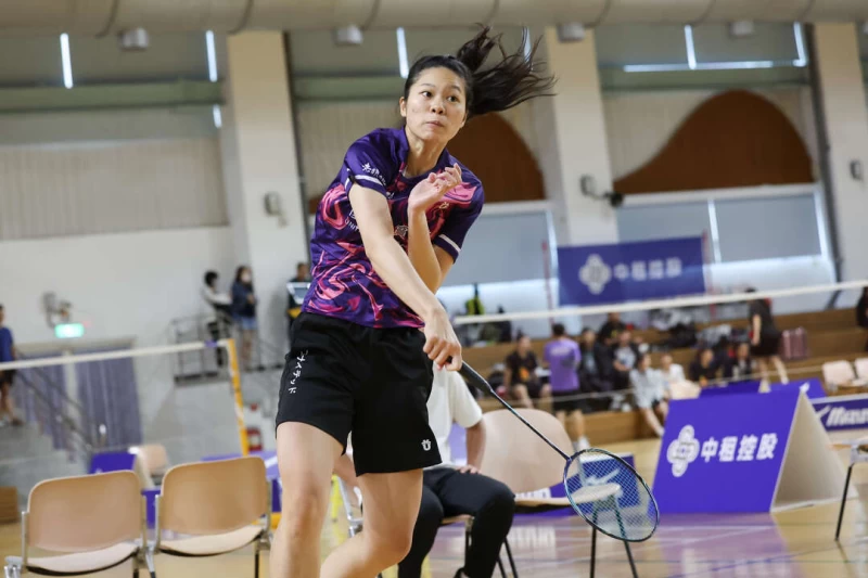 邱郁喬抱傷捍衛女單后座。大專體總提供