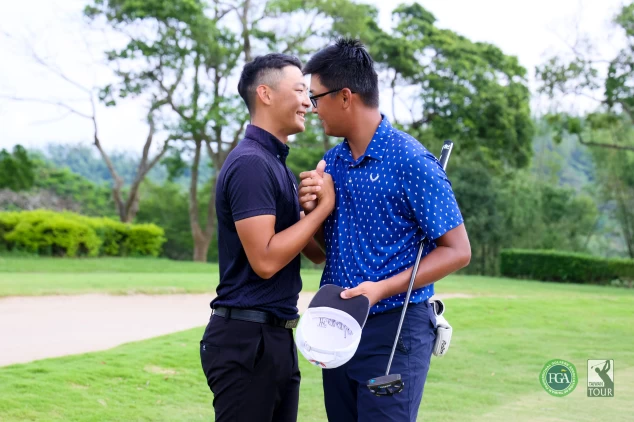 曾豐棟(左)和陳伯豪(右)連打六洞paly off才分出勝負。TPGA_林聖凱攝影