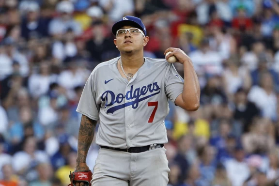 洛杉磯道奇先發左投烏里耶斯（Julio Urias）因涉嫌家暴被捕。法新社
