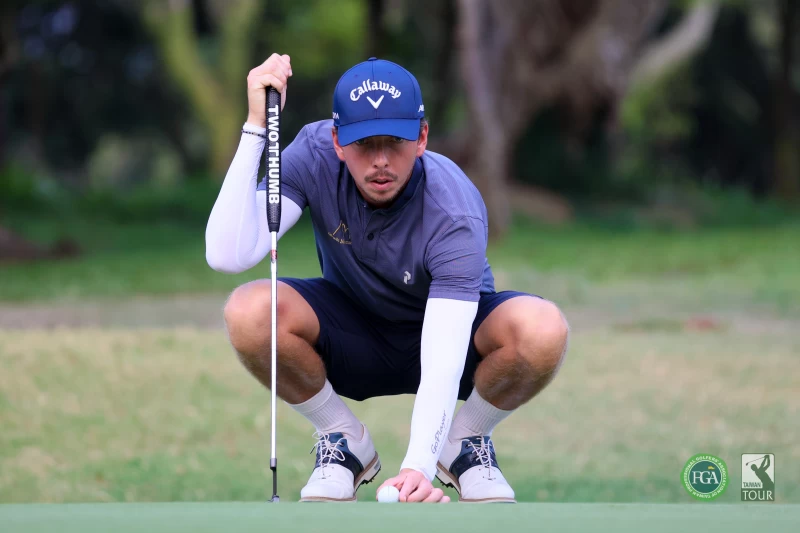 第一回合瑞典選手韓爾格瑞bjorn hellgren抓下2鷹以64桿 8暫列第二。TPGA/ 林聖凱攝影