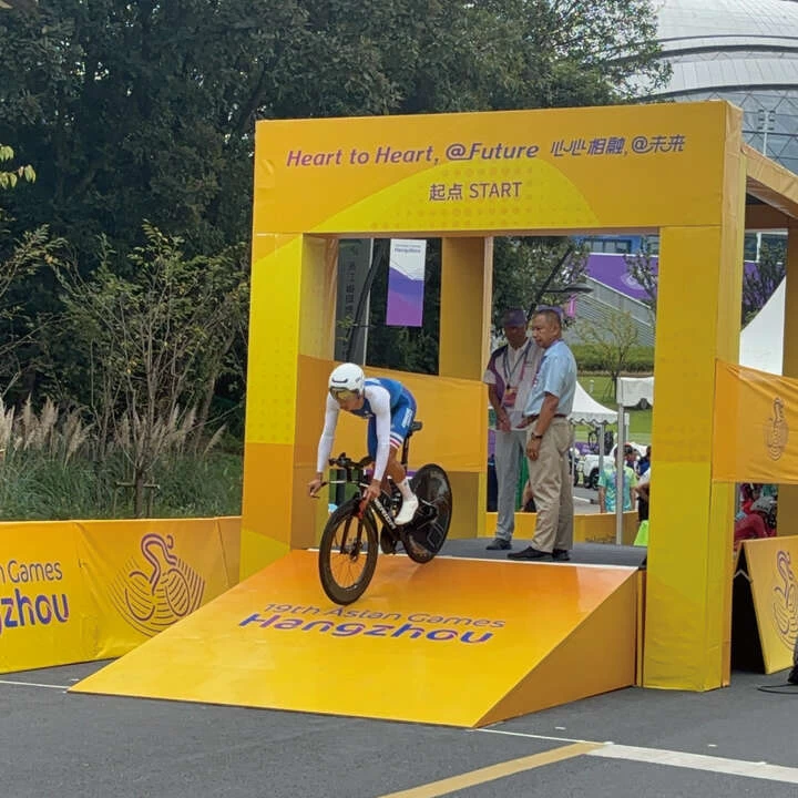 杜志濠以巴林勝利車隊版time warp tt計時車迎戰杭州亞運個人計時賽。美利達提供
