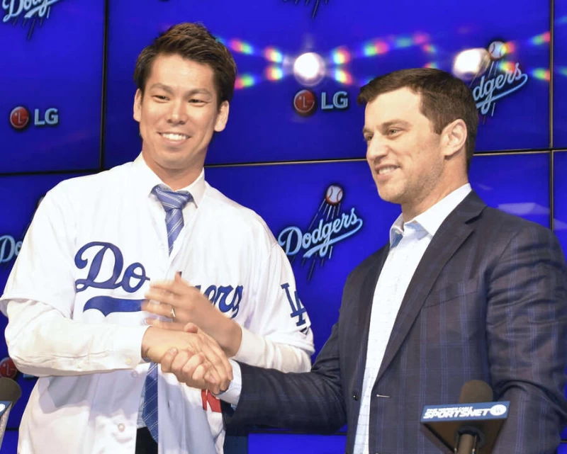 道奇總管弗里德曼(Andrew Friedman,右)。法新社