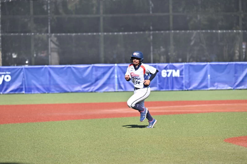 曾楷華轟中華隊本屆賽事第一發全壘打。（圖:截自WBSC）