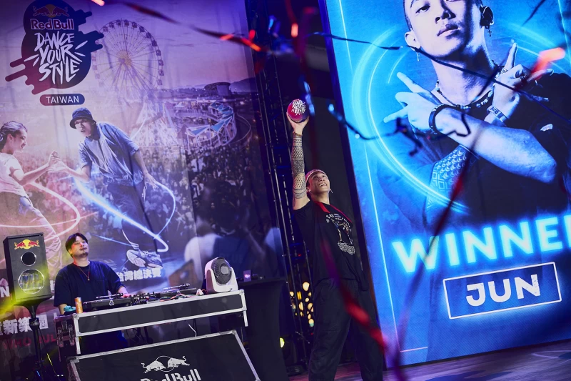 Jun陳俊將代表台灣參與Red Bull dance your style世界決賽,角逐最終決賽資格,讓世界看見台灣的嘻哈原力。Red Bull提供