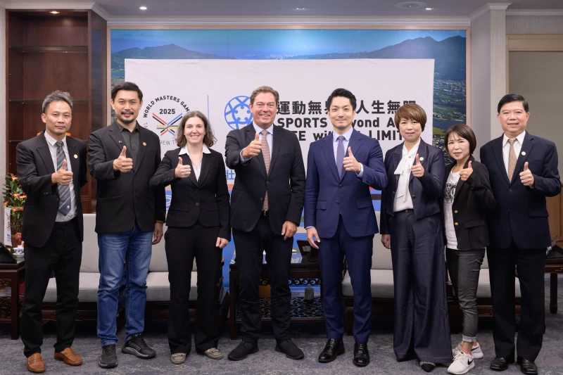 拜會合影(左起:2025雙北世壯運執行辦公室張勝傑主任、臺北市體育局王泓翔局長、IMGA競賽總監Hayward、IMGA執行長Holm、臺北市蔣萬安市長)