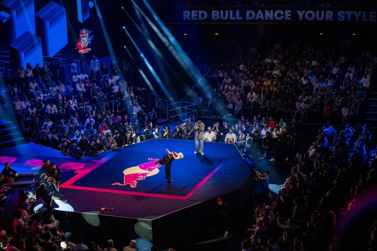 2023 Red Bull dance your style世界決賽於德國法蘭克福舉行,現場6000名觀眾擔任評審由他們決定贏家。Red Bull 提供