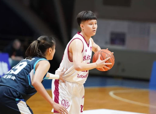 佛光大學潘姿佑uba初登場即繳14分11籃板雙十表現。大專體總提供