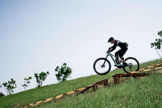 在全運會登山車賽的跳台原汁原味的呈現在Gravel Fundo。輪動台灣運動協會提供